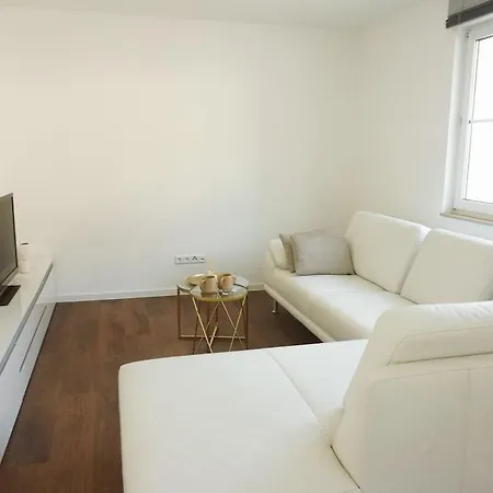 Modern House Near The Airport & Tradefair Grounds *