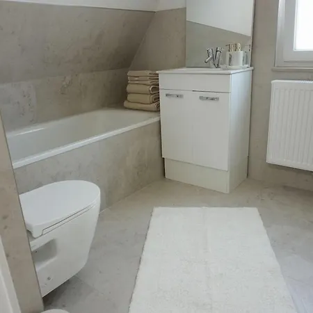 Vakantiehuis Modern House Near The Airport & Tradefair Grounds Leinfelden-Echterdingen