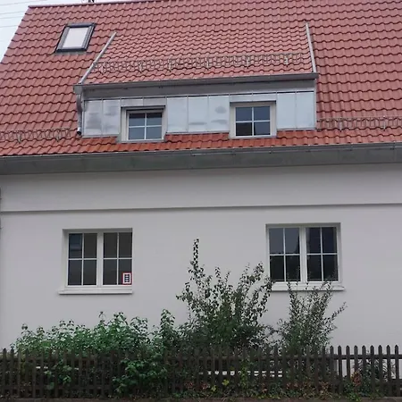 Vakantiehuis Modern House Near The Airport & Tradefair Grounds *