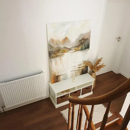 Modern House Near The Airport & Tradefair Grounds Vakantiehuis