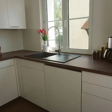 Modern House Near The Airport & Tradefair Grounds Vakantiehuis *