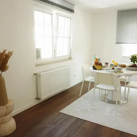 Vakantiehuis Modern House Near The Airport & Tradefair Grounds Leinfelden-Echterdingen